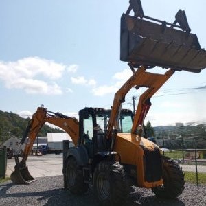 foto Mecalac TLB990 joystick backhoe loader plates